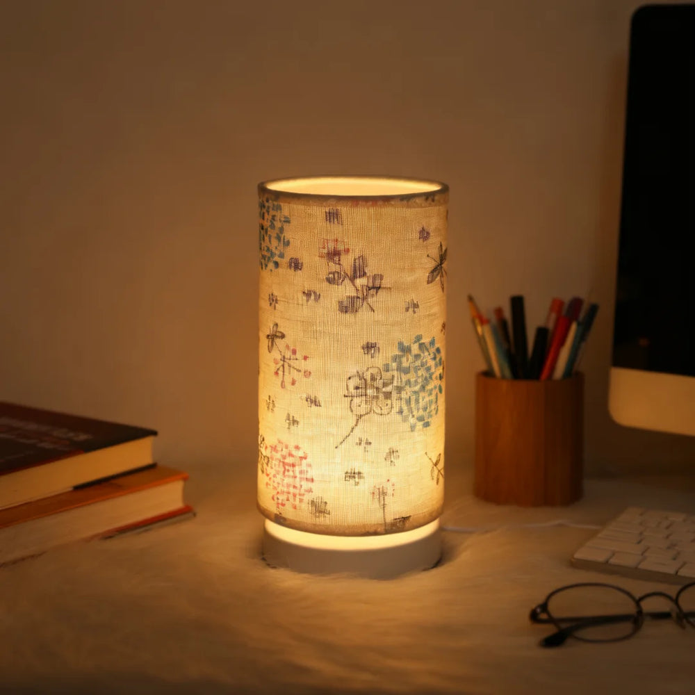 Luminária de Mesa Retrô Nórdica com Cúpula de Tecido USB