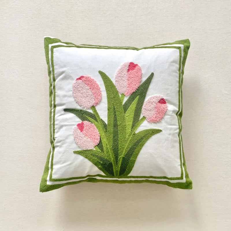 Capa de Almofada Bordada Tulipa em Algodão (45x45cm)