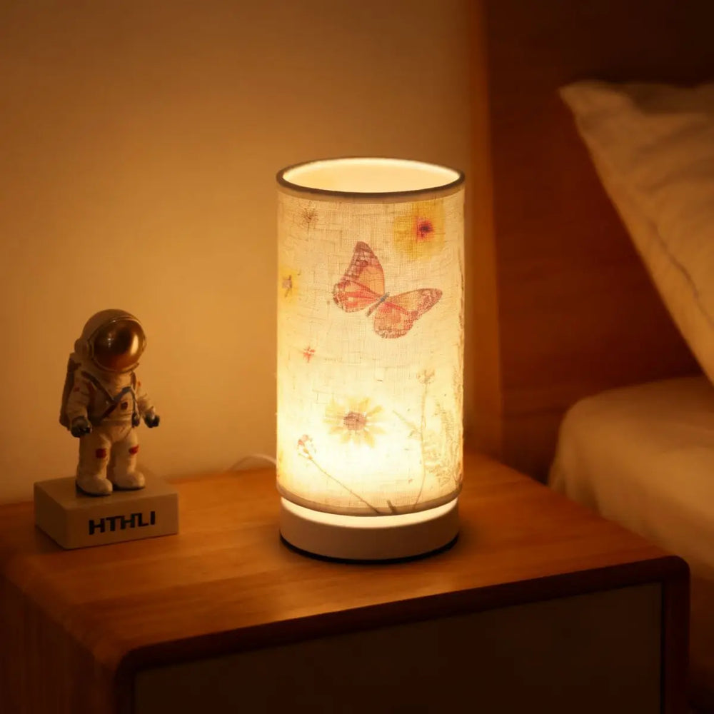 Luminária de Mesa Retrô Nórdica com Cúpula de Tecido USB