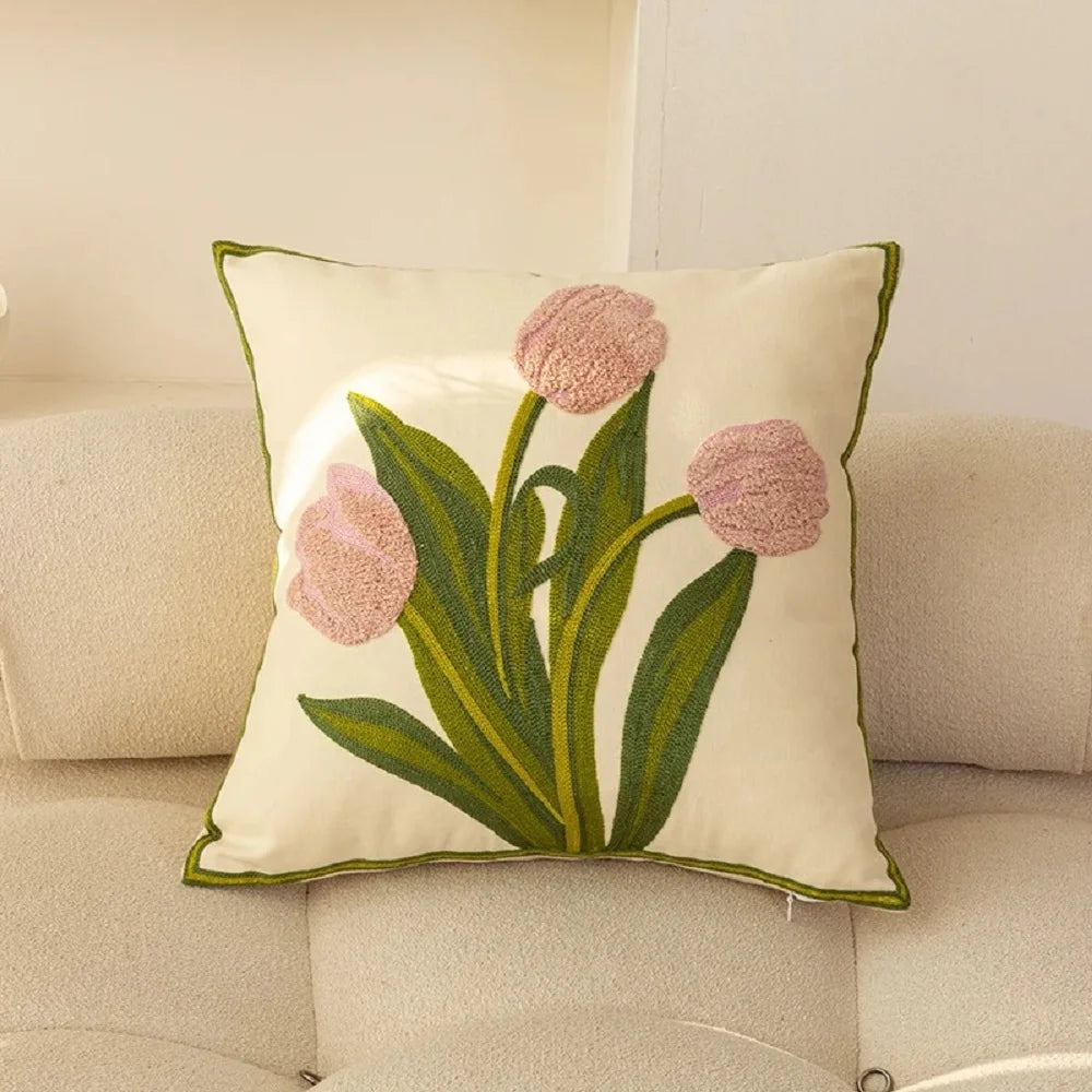 Capa de Almofada Bordada Tulipa em Algodão (45x45cm)