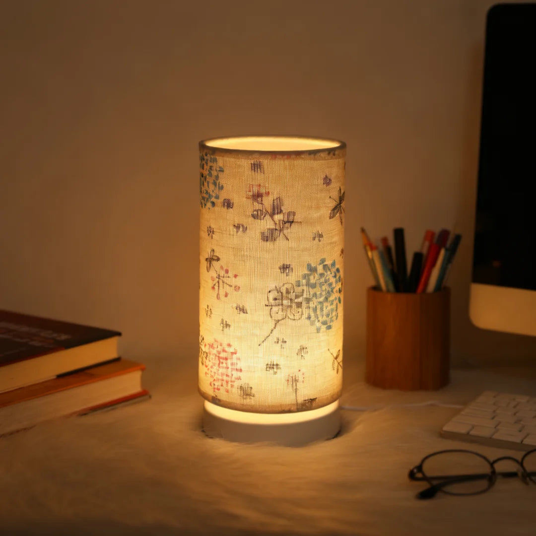 Luminária de Mesa Retrô Nórdica com Cúpula de Tecido USB