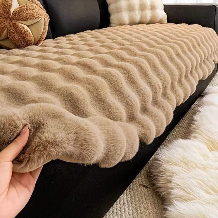 Capa de Sofá Pelúcia Fake Fur – Antiderrapante e Macia