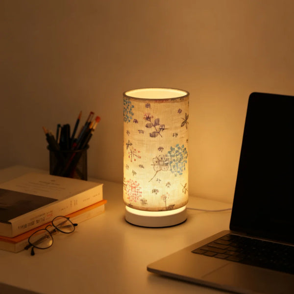 Luminária de Mesa Retrô Nórdica com Cúpula de Tecido USB